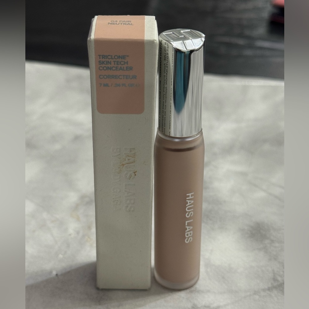 NIB Haus Labs Triclone Skin Tech Concealer in Shade 04 Fair Neutral